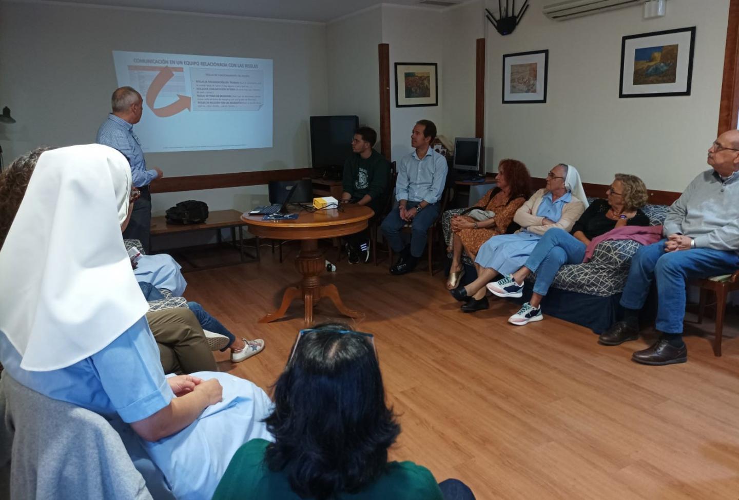 Acogiendo al voluntariado de la Casa de Acogida | Caritas Madrid