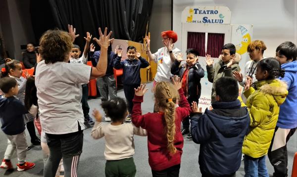 teatro-salud-niños-vallecas-familias-vulnerables-caritas-madrid