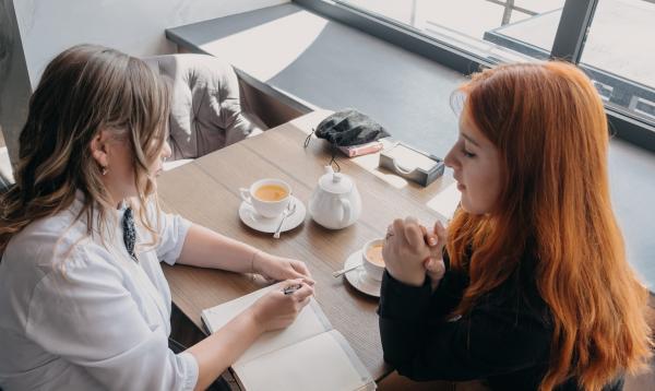 jovenes-psicólogo-salud-mental-caritas