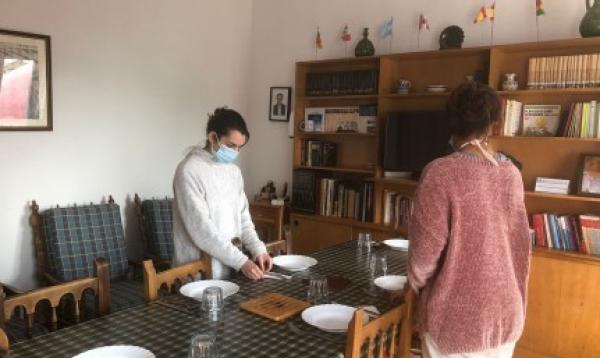 JÓVENES QUE COMPARTEN SU MULTICULTURALIDAD Y MOTIVACIÓN A TRAVÉS DE LA GASTRONOMÍA