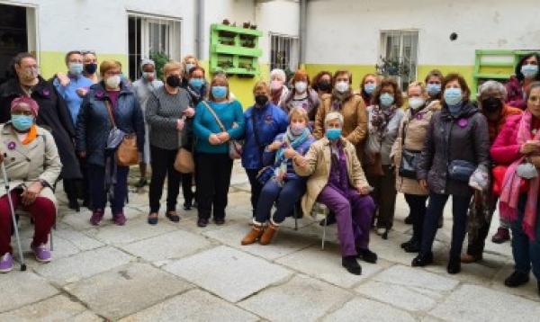  MUJERES QUE, DESDE LA LIBERTAD, UNEN SU VOZ Y CREATIVIDAD CONTRA LA VIOLENCIA MACHISTA