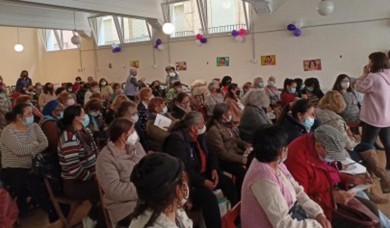 MUJERES Y HOMBRES TENEMOS LA MISMA DIGNIDAD