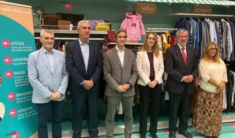 ALCAMPO RE- inauguran en Alcobendas un córner ropa segunda mano | Caritas Madrid