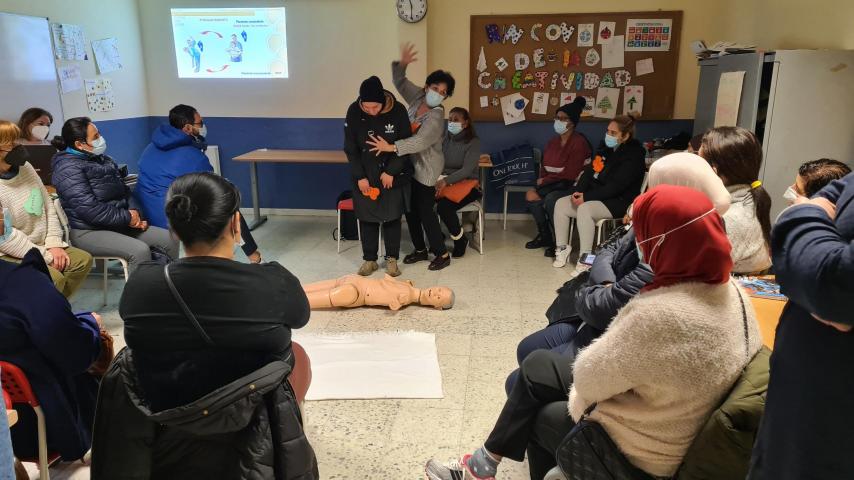 taller-primeros-auxilios-familias-vicaria8-caritas-madrid_1