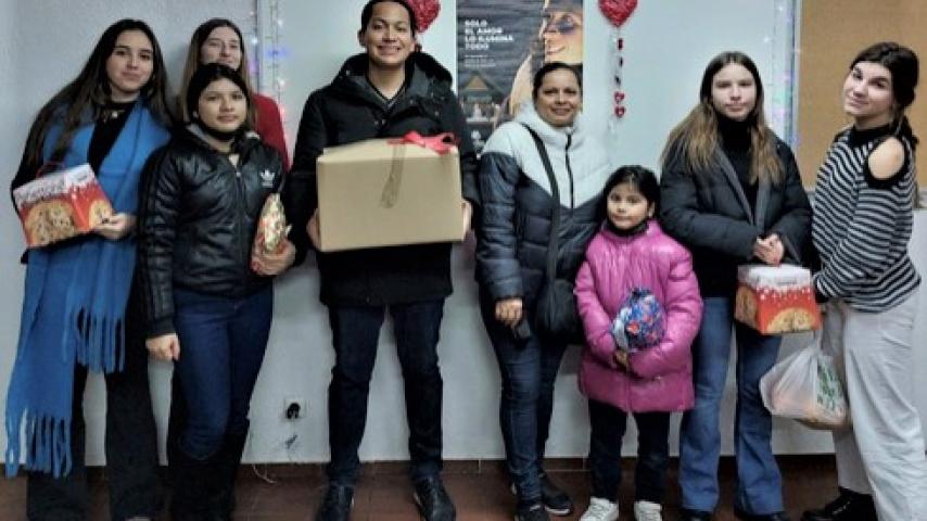 acompañamiento-familias-caritas-parroquial-vicaria1-caritas_2